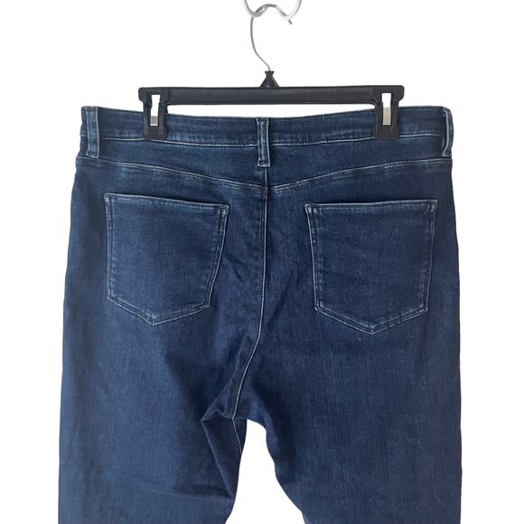 ASOS Denim Women's Plus Size 34/28 High Rise Dark Wash Cropped Jeans - Picture 4 of 10